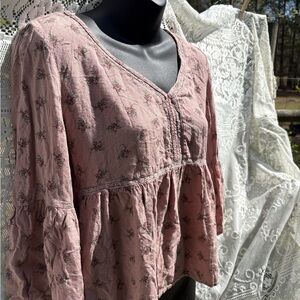 Arizona Jeans Co. Quarter Sleeve | Flowy Floral and Lace Blouse Size Medium
